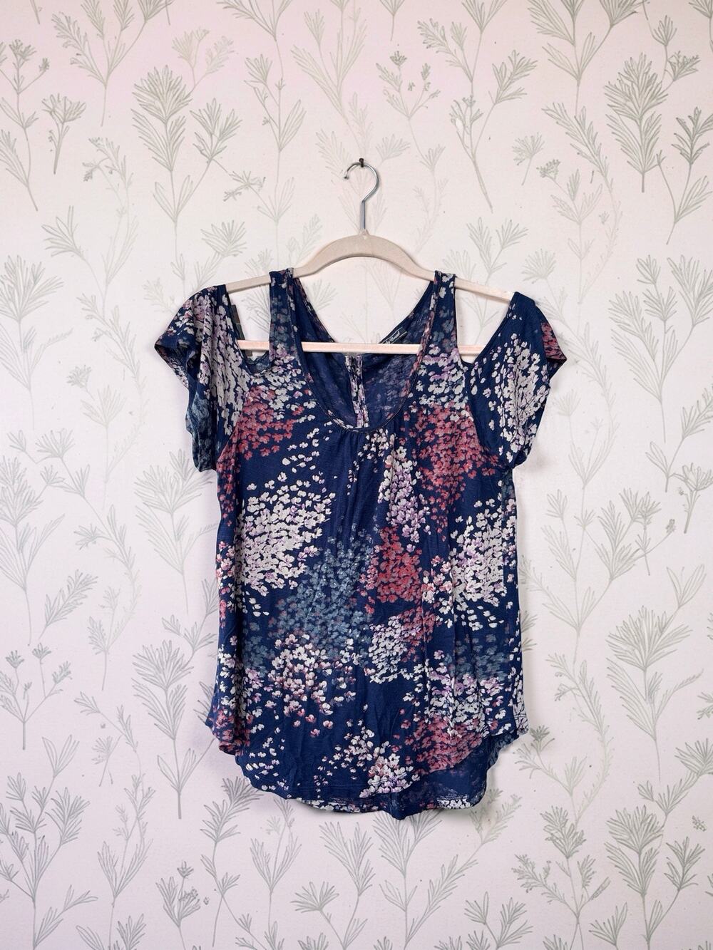 Lucky Brand Floral Cold Shoulder Top Womens Small Navy Blue Boho Short Sleeve